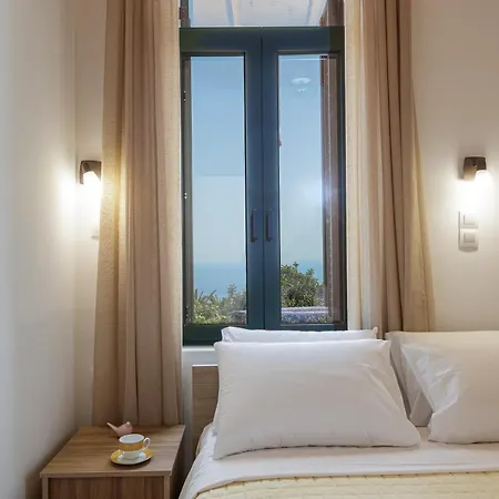 Onoufris Renovated Of 1927 With Spectacular Views Vilă *